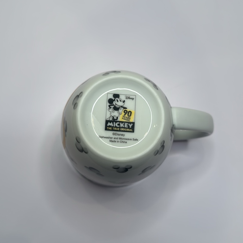 Mickey Mouse Love White and Gold Mug - Picture 5 of 5